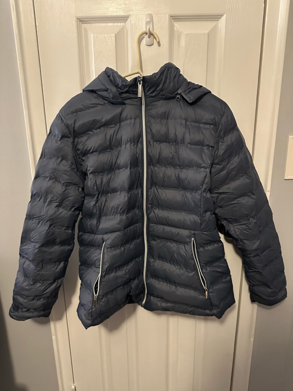 Time and Tru Navy Quilted Hooded Puffer Jacket